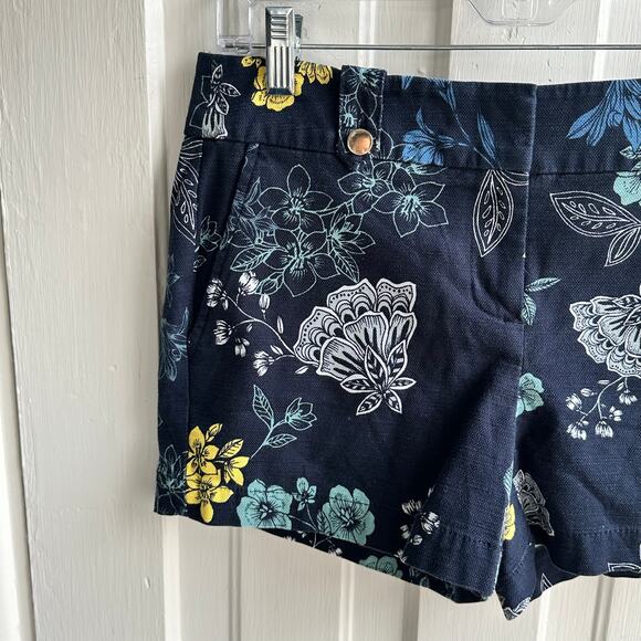 LOFT Floral Print 4" Short NWT - Picture 3 of 8